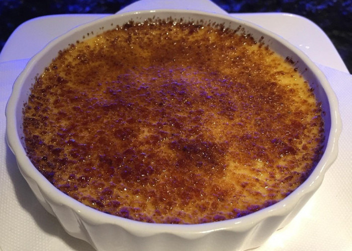 Ubi Brulee: Perpaduan Manis Tradisional dan Sentuhan Modern