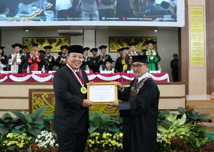 Berkontribusi Memajukan Pendidikan di Lampung, Arinal Dianugerahi Adhi Karsa Utama oleh Polinela