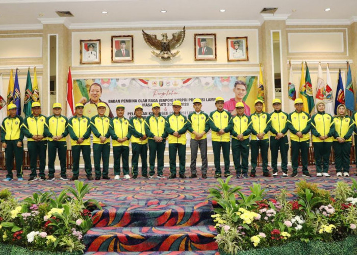 Sekdaprov Fahrizal Lepas Kontingen Korpri Lampung Ikuti Pornas Korpri XVI 