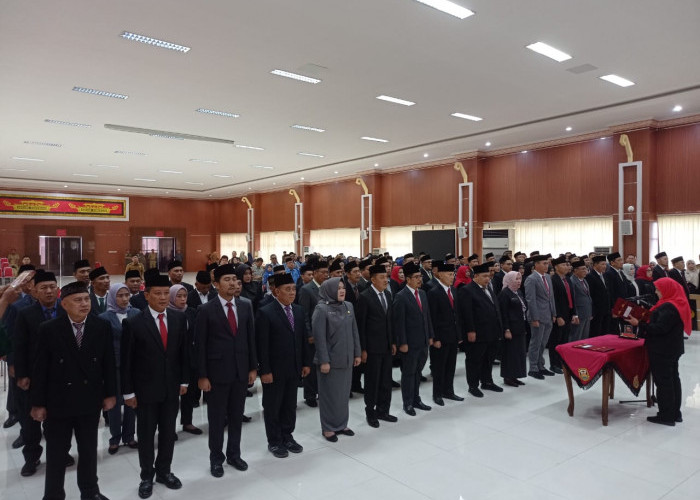 Umumkan Nama OPD Baru, Walikota Bandar Lampung Lantik Sejumlah Pejabat Sekaligus Serahkan SK Purna Bakti ASN