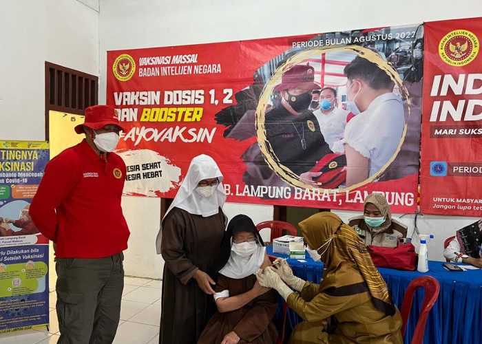 Warga Kecamatan Sekincau Serbu Vaksin Bersama BIN