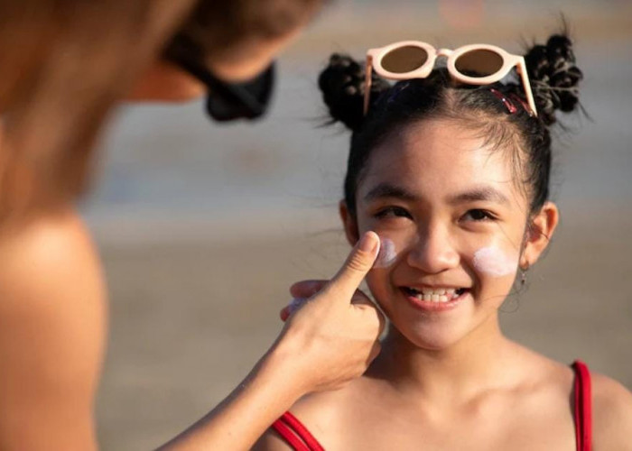 6 Sunscreen Andalan untuk Memudarkan Flek Hitam dan Bikin Kulit Tampak Lebih Cerah