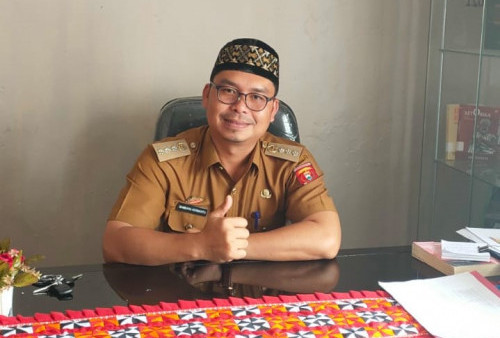 Camat Bambang Apresiasi Naiknya Status Dua Pekon di Waytenong