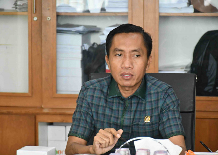 Asroni Paslah Desak Pemkot Bandar Lampung Salurkan Seragam Sekolah Rp18 Miliar Tepat Waktu