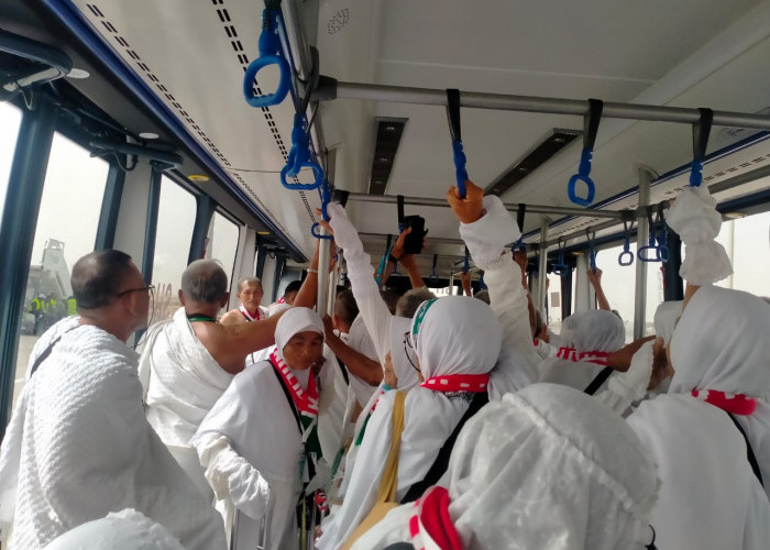 Tiba di Jeddah, Jamaah Calon Haji Lampung Barat Kloter 47 JKG Dalam Kondisi Sehat  