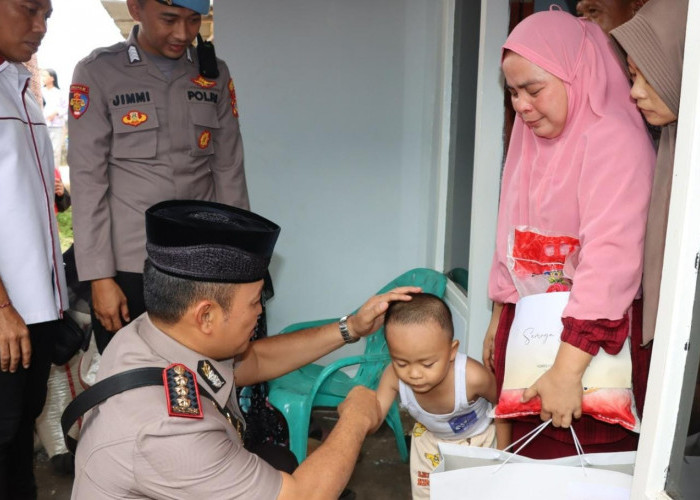 Kunjungi Keluarga Korban Kecelakaan Lift Sekolah Az Zahra, Kapolresta Bandar Lampung Beri Bantuan