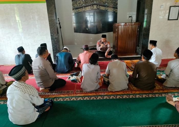 Polsek Sumberjaya Giat Jumat Curhat