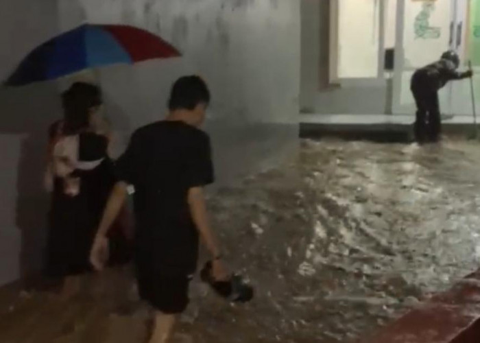 Hujan Lebat Rendam Bandar Lampung, 34 Titik Banjir dan Satu Korban Jiwa