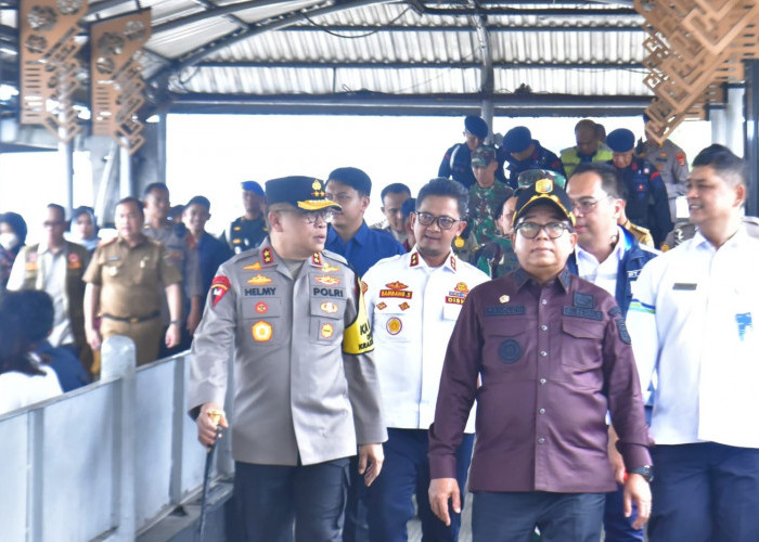 Ramai Pemudik di Pelabuhan Bakauheni, Kapolda Lampung Pastikan Keamanan dan Kenyamanan