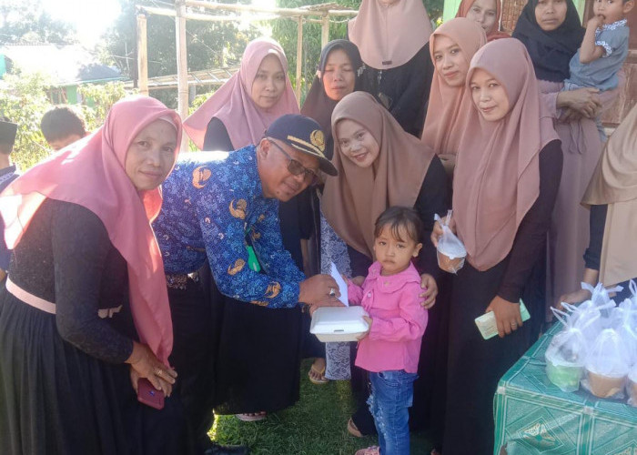 MTBM Al-Islamiyah dan Aparatur Pekon Way Ngison Berbagi Takjil Sekaligus Santuni Yatim Piatu