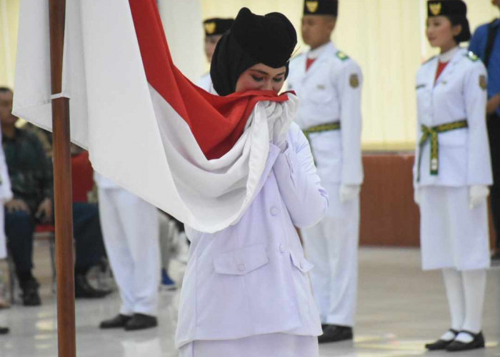 Walikota Bandar Lampung Kukuhkan Paskibraka HUT RI ke-79 di Gedung Semergou