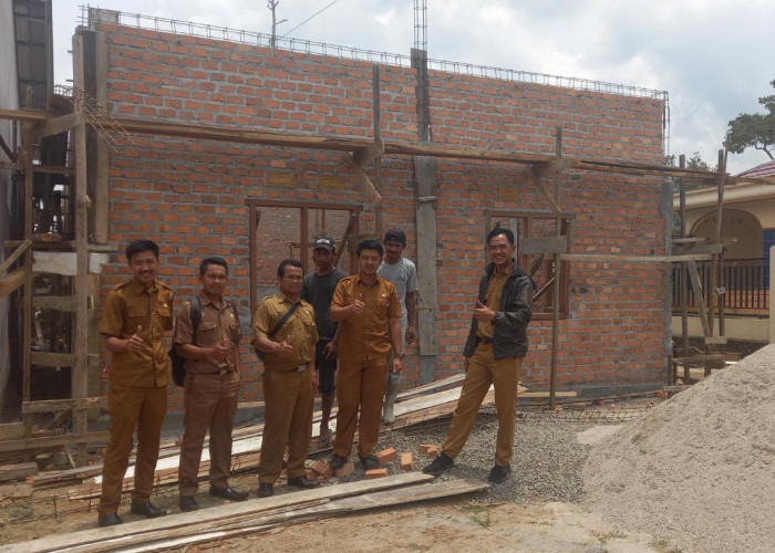 Ini Harapan Peratin Karangagung Saat Tinjau Pembangunan Gedung TPA  