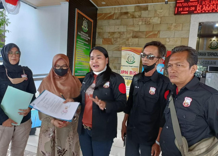 Perjuangkan Keadilan Kasus KDRT, DPP PPAMI Palembang Sambangi Kejari Lambar    