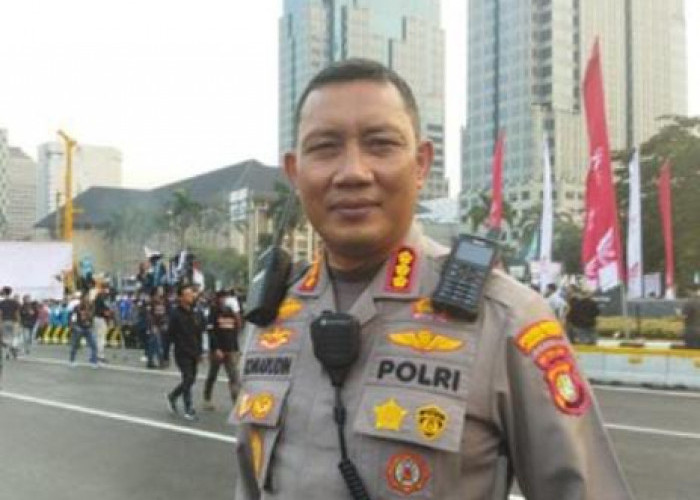 Pendemo Patung Kuda Jakarta Pusat Padati Jalan MH Thamrin hingga Malam Hari, Polisi Imbau Massa Bubarkan Diri