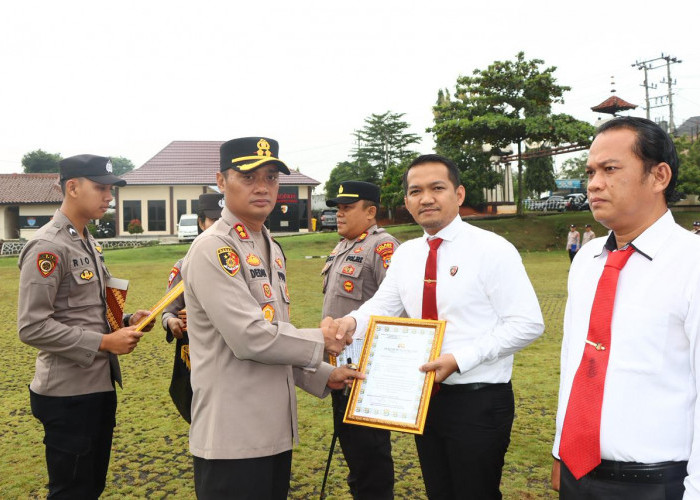 Ungkap Kasus 3C, 17 Personel Polres Lampung Utara Terima Penghargaan