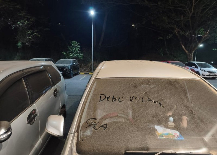 Abu Vulkanik Gunung Anak Krakatau Mulai Terasa di Sejumlah Wilayah Lampung