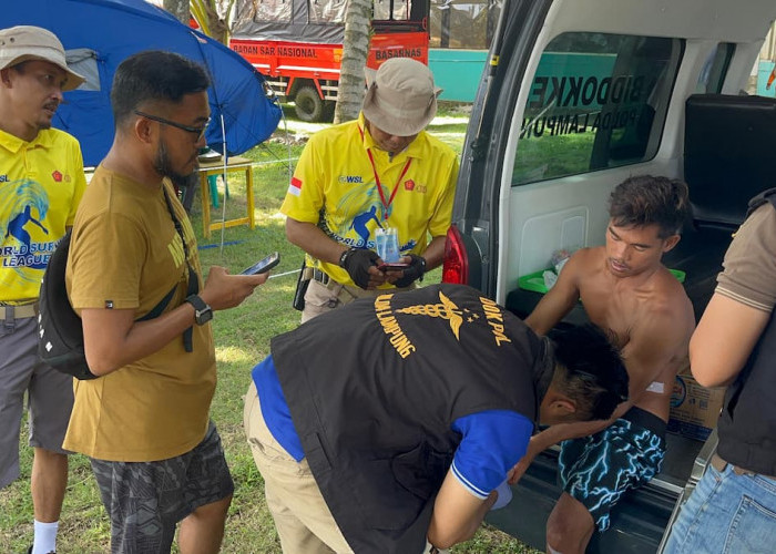 Peserta WSL Krui Pro Alami Cedera, Tourist Police Langsung Berikan Bantuan