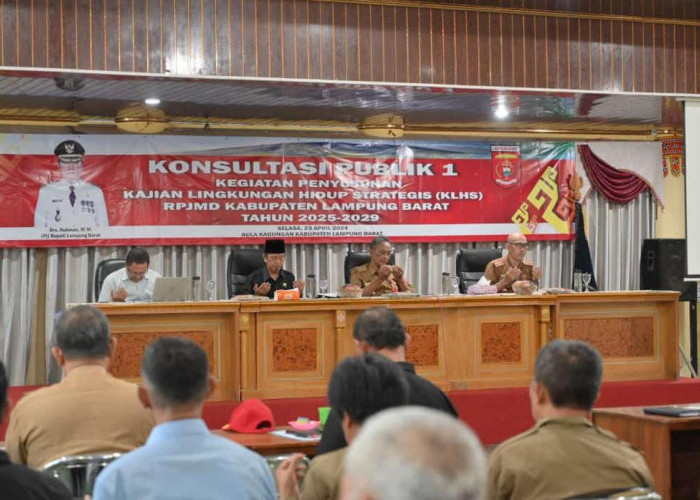 Sebagian Besar Kepala Dinas dan Camat Ogah Hadiri Konsultasi Publik KHLS DLH Lampung Barat, Ada Apa?