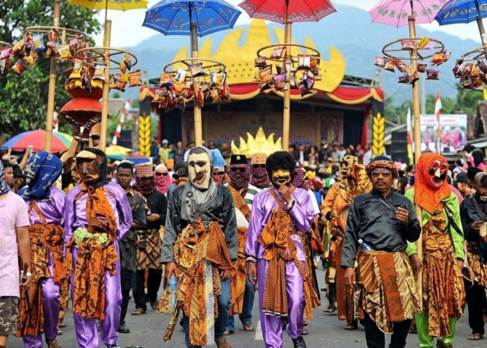 Di Balik Kemeriahan Sekura, Ada Suara Perempuan yang Perlu Didengar