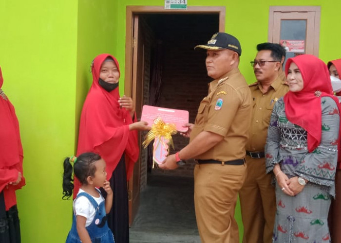 Nanang Ermanto Resmikan Bantuan Rumah BSPS di Kecamatan Jatiagung 