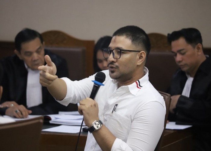 Ammar Zoni Tak Gentar Hadapi Tuntutan 9 Tahun Penjara, Kuasa Hukum Siapkan Pleidoi