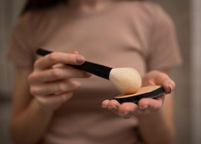 Anti Luntur Seharian: Bedak Tahan Air dan Keringat, Kunci Makeup Tetap Fresh dari Pagi hingga Malam