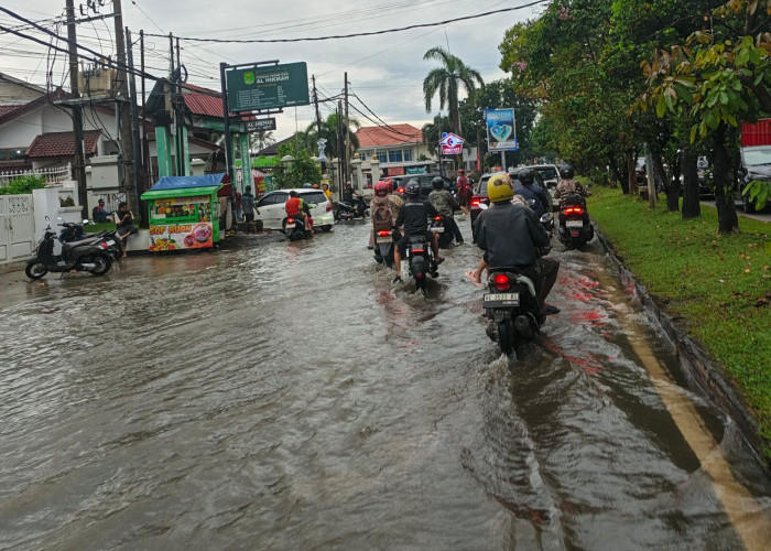 Hujan Deras Guyur Bandar Lampung, Sejumlah Jalan Tergenang Banjir