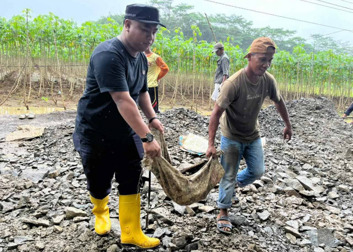 Anggota DPRD Lampung Utara Apresiasi Aksi Warga Abung Selatan Perbaiki Jalan Desa