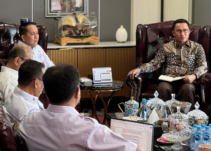 Fiskal Lampung Barat Tertekan, Parosil Temui Kemendagri Cari Solusi Strategis