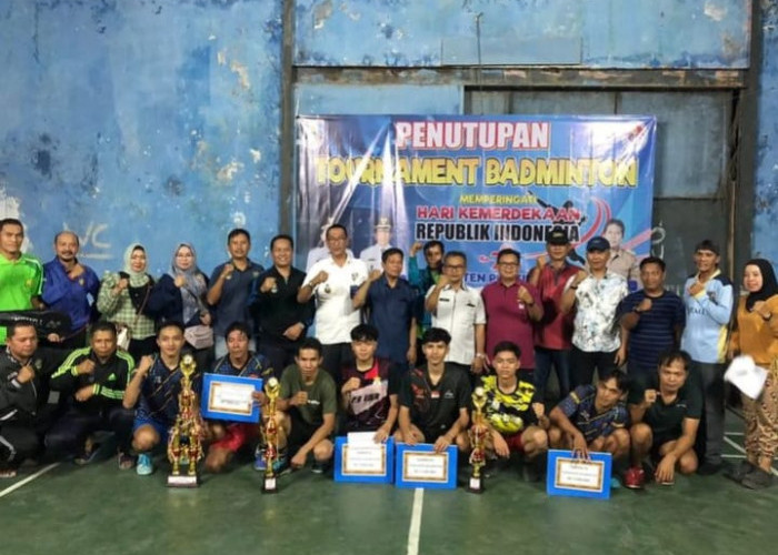 Jon Edwar Tutup Turnamen Badminton Peringatan HUT Kemerdekaan RI