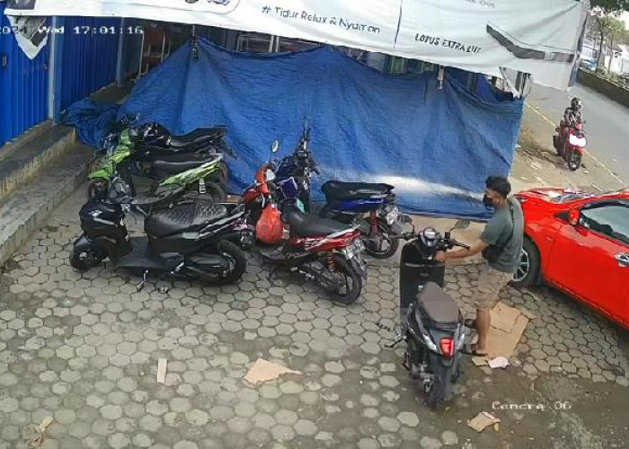 Aksi Cepat Pencurian Motor di Depan Kejari Lampung Utara Terekam CCTV