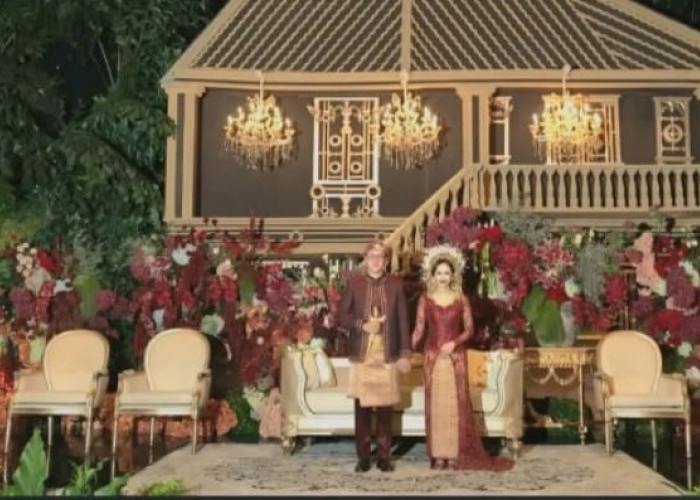 Pelaminan Rumah Adat Palembang: Simbol Kehormatan dan Doa Kehidupan