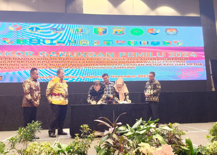 KPU-Bawaslu Pesisir Barat Teken NPHD Pilkada 2024 Serentak se-Lampung
