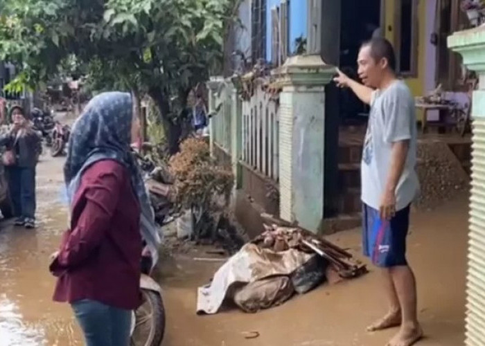 Lesty Kunjungi Korban Banjir Di Lamsel