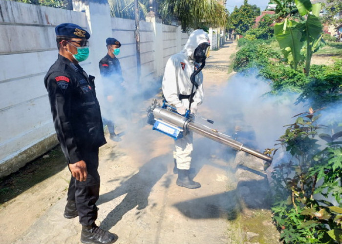 Cegah DBD, Polda Lampung Fogging Ratusan Rumah di Bandar Lampung