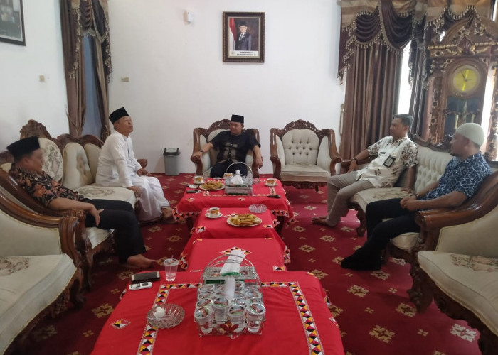 Silaturahmi dengan Ketua DPRD, Ini yang Disampaikan Ketua MUI Tanggamus