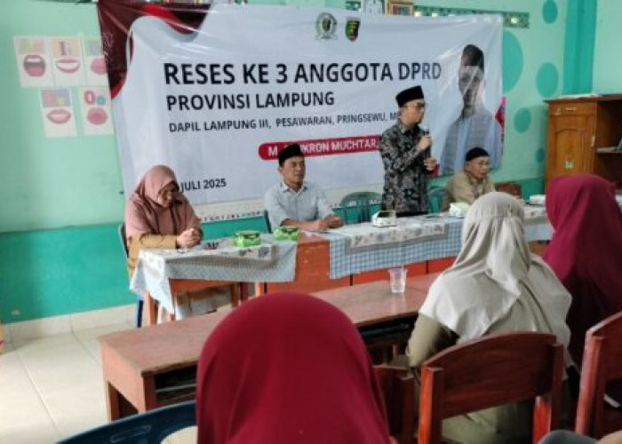 Warga Waringin Sari Curhat Dihadapan Syukron Terkait Kesehatan dan Pendidikan