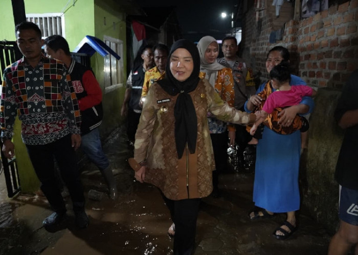Wali Kota Bandar Lampung Salurkan Bantuan untuk Warga Terdampak Banjir