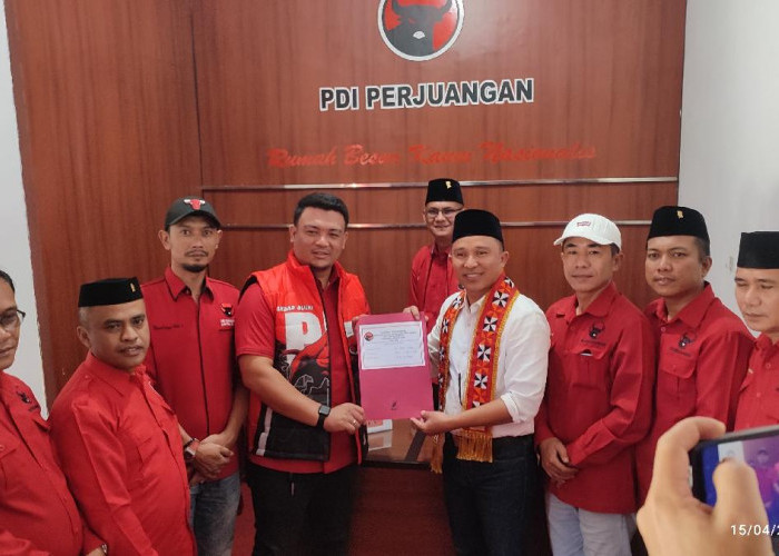 Parosil Mabsus Resmi Mengambil Berkas Pencalonan Balon Kada di PDIP