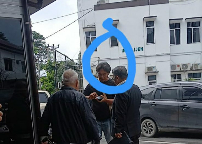 Ajudan Raden Kalbadi Diduga Intimidasi Wartawan di Kejati Lampung