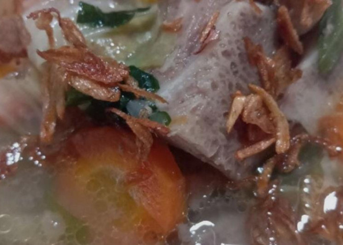 Kelak Celok Tulang Iga: Sajian Khas Bali dengan Kuah Kaya Rempah dan Cita Rasa Autentik