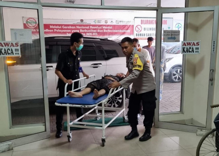 Berkat Bhabinkamtibmas Sumur Batu, Korban Kecelakaan Dirawat di RS Bumiwaras 