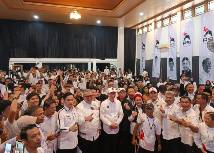 Dari Lampung, Jokowi menegaskan PSI harus dikenal luas dan dekat dengan masyarakat