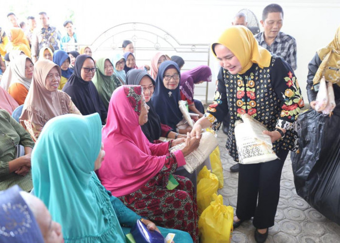 Ketua LKKS Lampung Beri Bantuan Sembako di Tulang Bawang dan Tulang Bawang Barat 