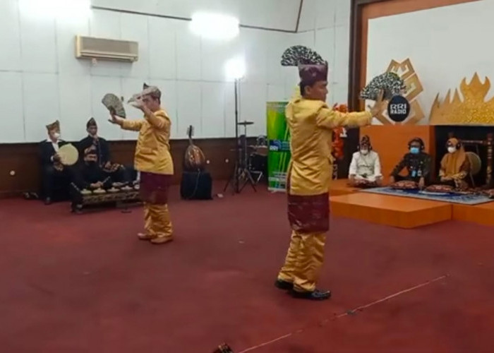 Tari Halibambang Atau Kipas: Pesona Kupu-Kupu dari Pesisir Barat Lampung