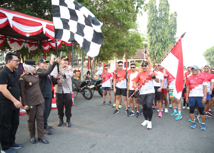 Bupati Lampung Selatan Nanang Ermanto Lepas Peserta Lari Kebangsaan