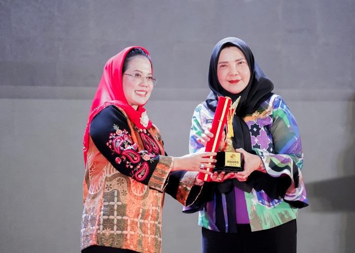 Wali Kota Bandar Lampung, Kembali Menerima Penghargaan Dari Kemenkop UKM