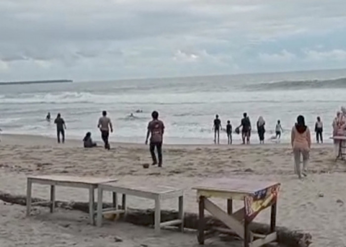 Tiga Remaja Hanyut di Pantai Mandiri Berhasil Diselamatkan Petugas Gabungan