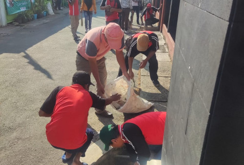 Jelang HUT RI Ke-77, Kelurahan Sawahlama Bersih-bersih