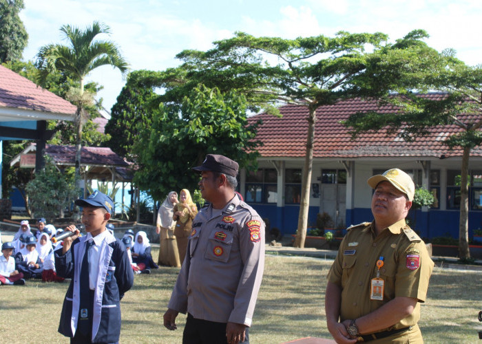 Police Goes To School, Ini Pesan Polsek Sumber Jaya di SMPN 1 Way Tenong 